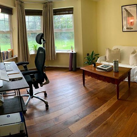 Peaceful Garden View Apt. Close To Central 런던 외부 사진